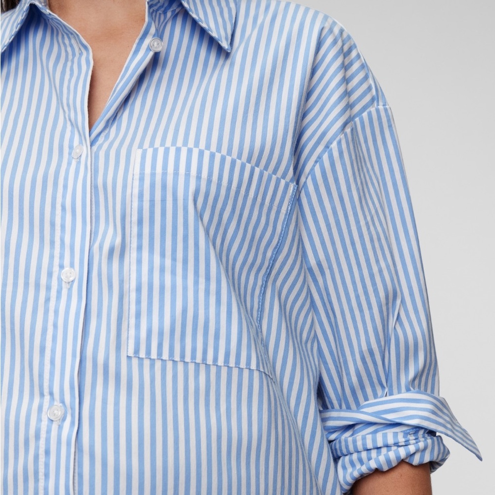 Gap Maternity Oversized Blue & White Striped Button Down Shirt - Picture 4 of 4